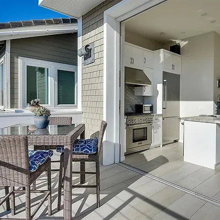 New Renovated Beach Home With Ocean Views